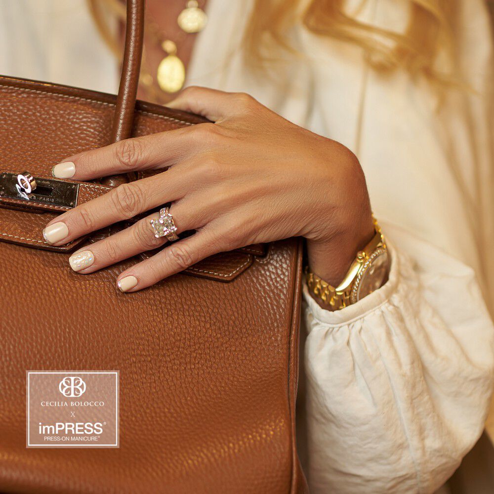 Uñas-Impress-Cecilia-Bolocco---The-Crown-imagen-3