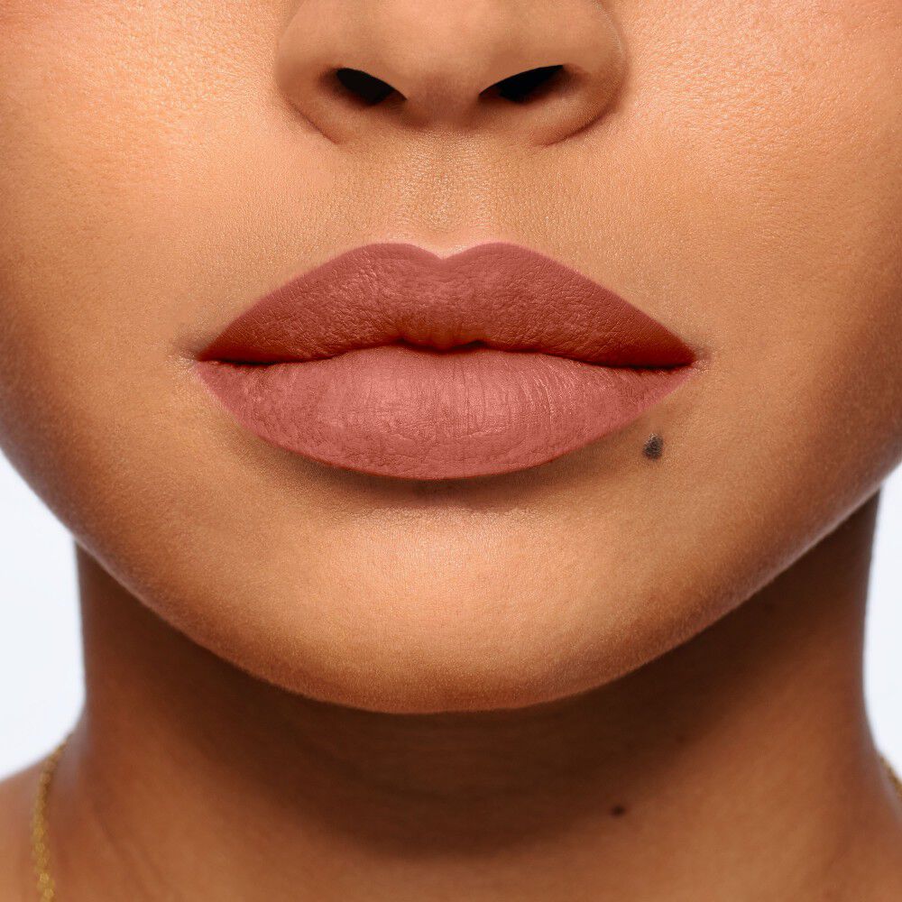 Labial-Color-Riche-Intense-Volume-Matte---520-Le-Nude-Defiant-imagen-4