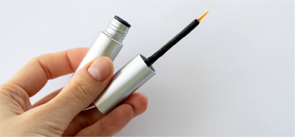 Pestañas largas y firmes